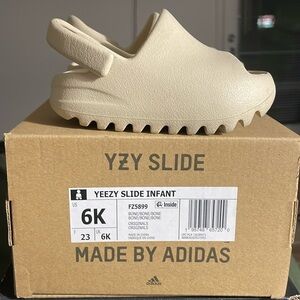 Yeezy Slides - Toddler size 6